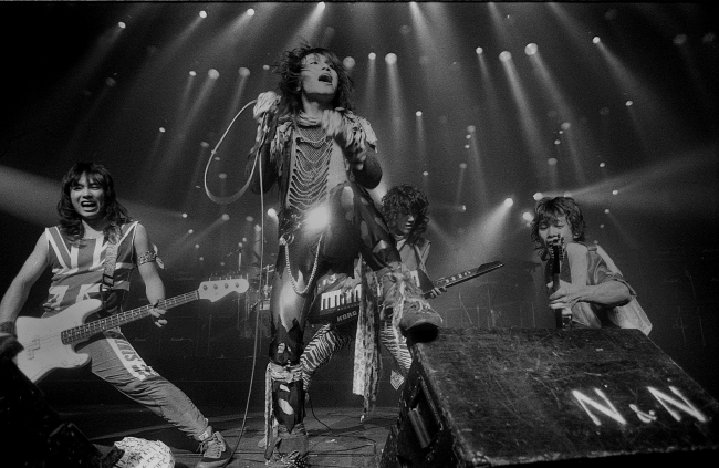 ジャパニーズ・ヘヴィー・メタル・シーンを代表するバンドX-RAY