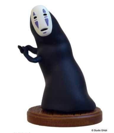 スタジオジブリ作品『千と千尋の神隠し』グッズ、いろいなポーズを飾っ