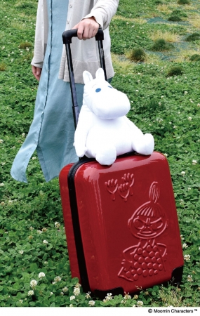 フィンランドの童話「ムーミン」のぬいぐるみ付きキャリーケースが全国
