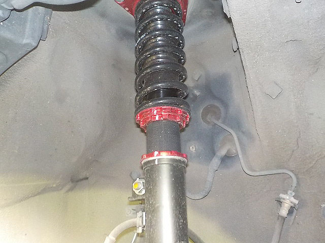 E51 エルグランド ブリッツ車高調の車高調整 四輪アライメント調整