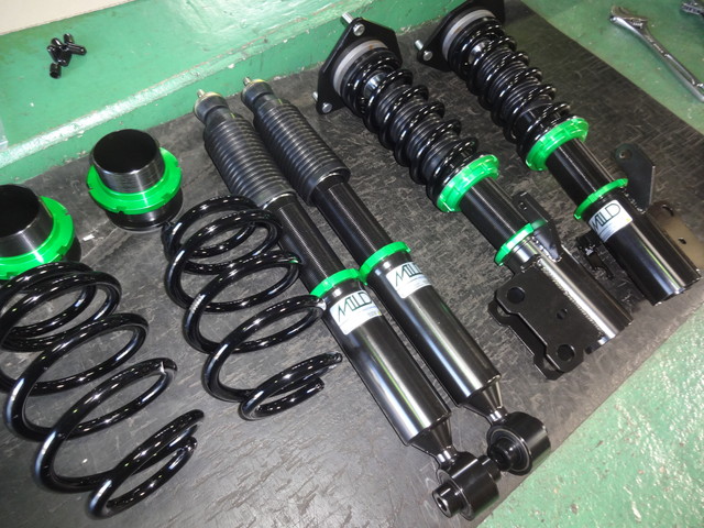 ZVW30 プリウス MILD DAMPER車高調に交換 四輪アライメント