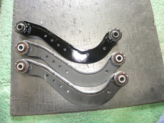 30系 ヴェルファイア リアアッパーアーム交換 四輪アライメント調整