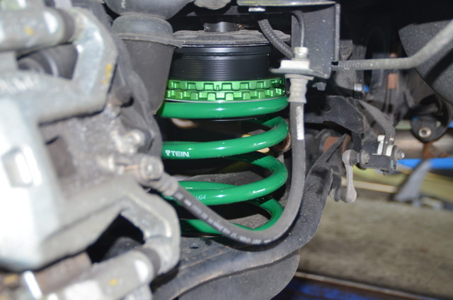 ZSU60W ハリアー TEINの車高調に交換 四輪アライメント調整