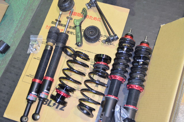 NHP10 アクア BLITZ ZZ-R車高調取り付けと四輪アライメント調整