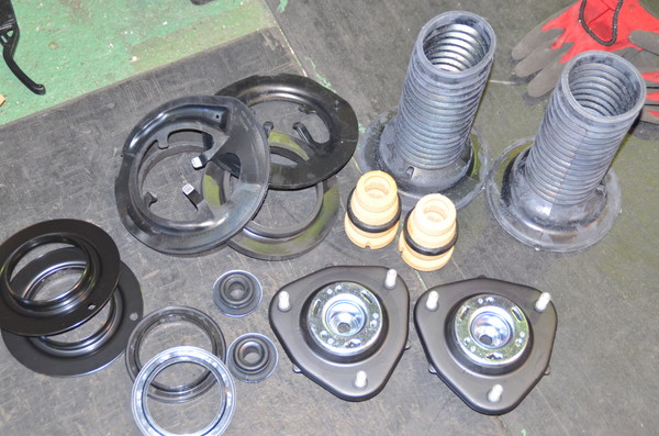 ZRR70W ヴォクシー TEINのショックアブソーバーに交換 四輪