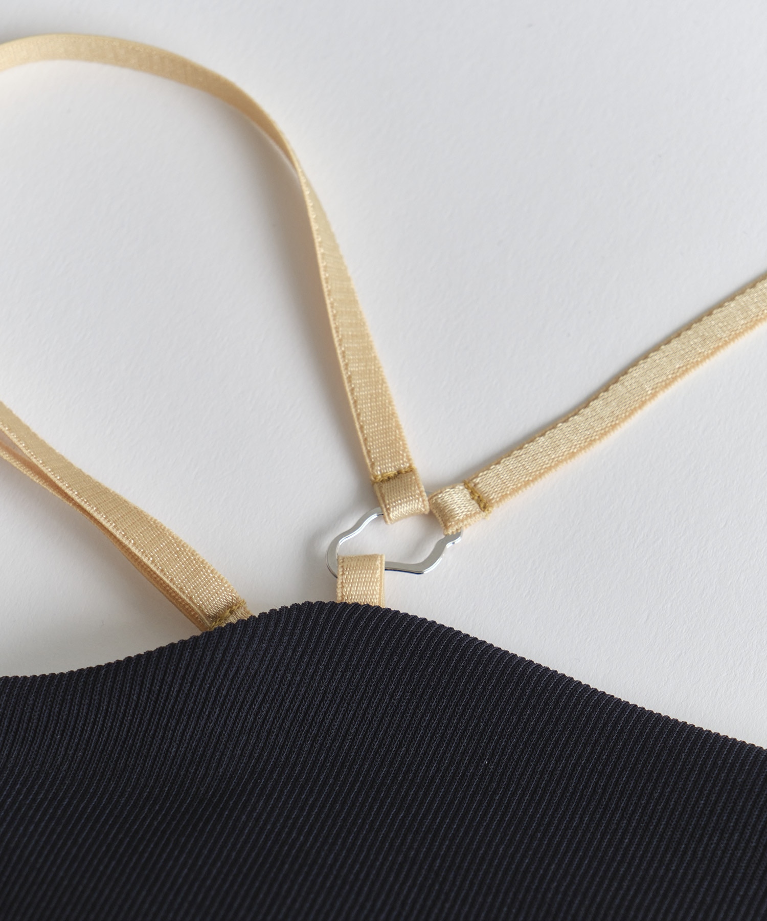 hazyサイドホールキャミソール(1 WHITE): : ウィメンズ｜PUBLIC TOKYO