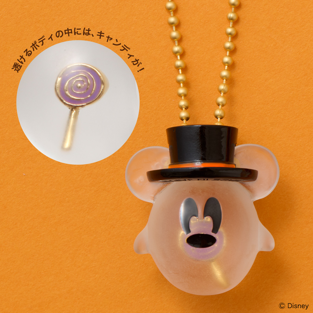 スケルトンなゴーストの姿に仮装した”Mickey” & “Minnie” Ghostが登場