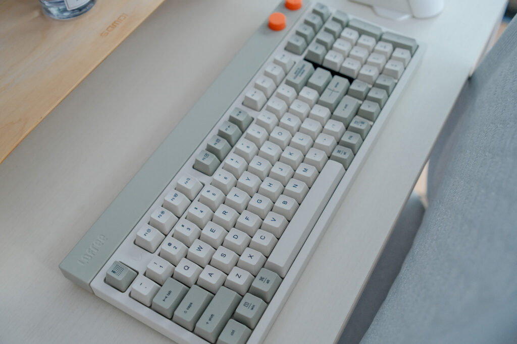 レトロとモダンの調和が美しい！打鍵感・ディティールにこだわり抜いた