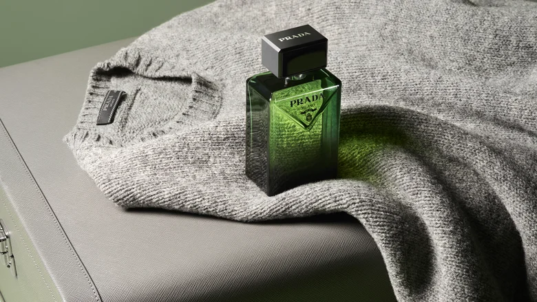 PRADA BEAUTYがトム・ホランドが体現するアンバリーウッディの香りの新