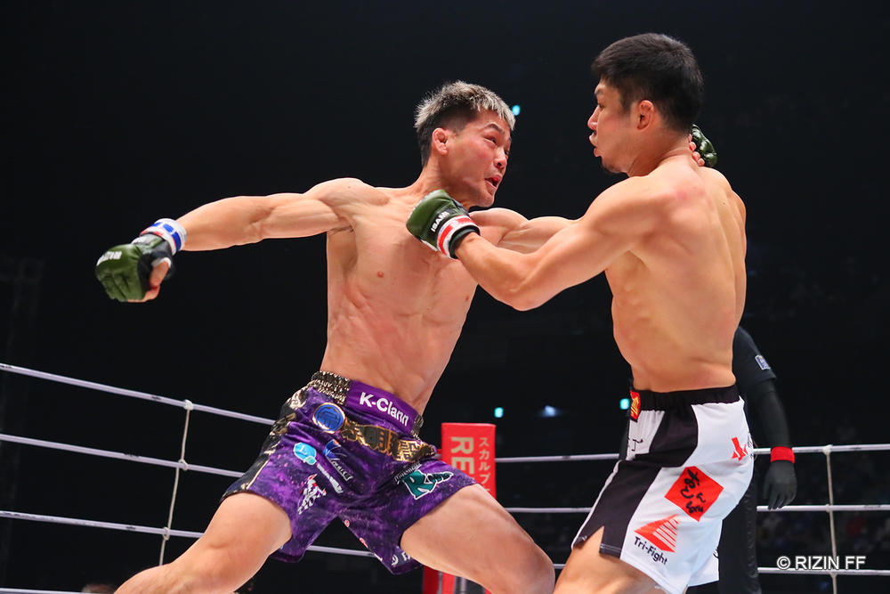 RIZIN】フェザー混沌！ 斎藤裕が王座陥落、牛久絢太郎がTKO勝ちで新