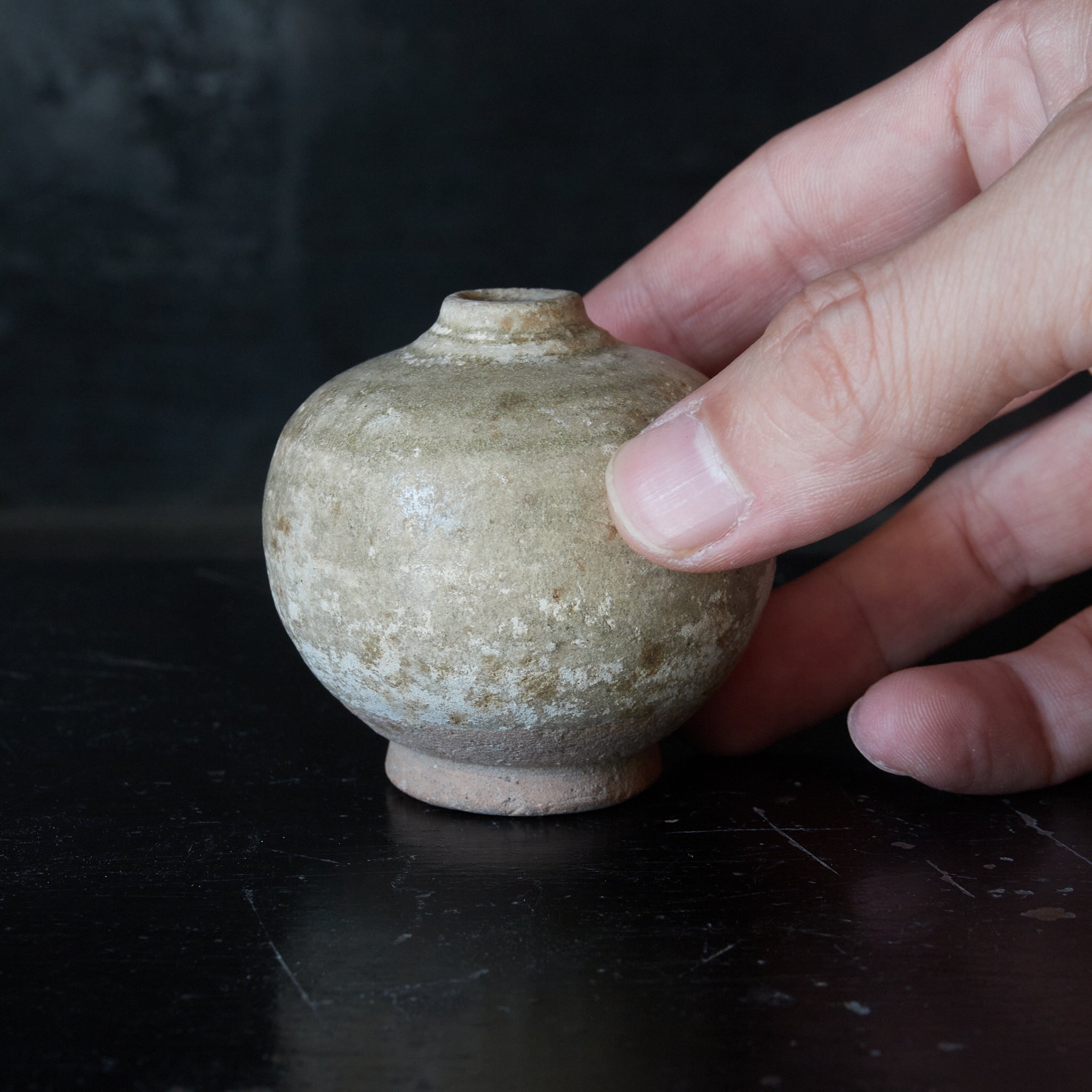 宋胡録（スンコロク） 小壺（中世：12–16世紀） | 入蘆花（ロカニイル）