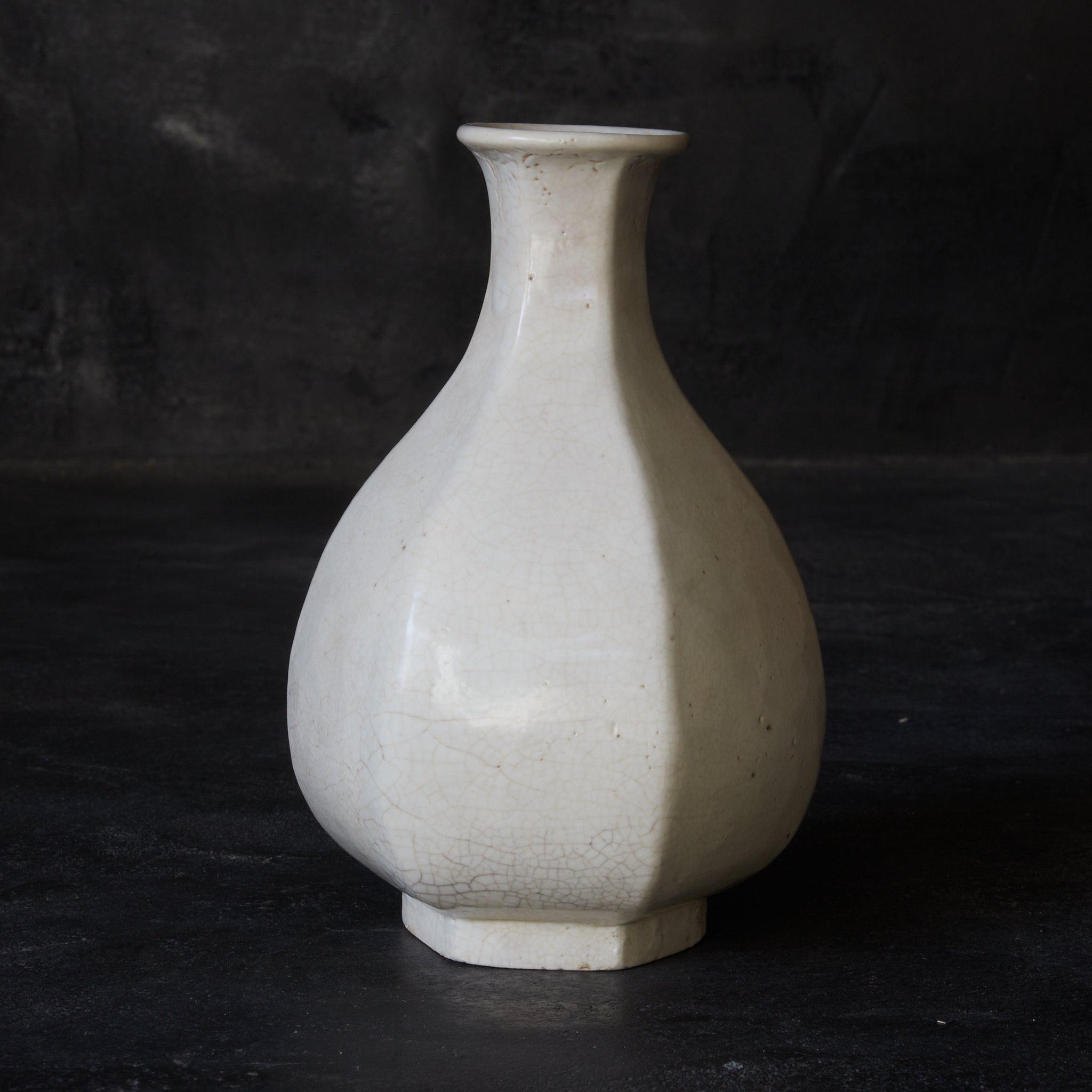 李朝 白磁面取瓶 徳利 木箱付（1392–1897 CE） | 入蘆花（ロカニイル）