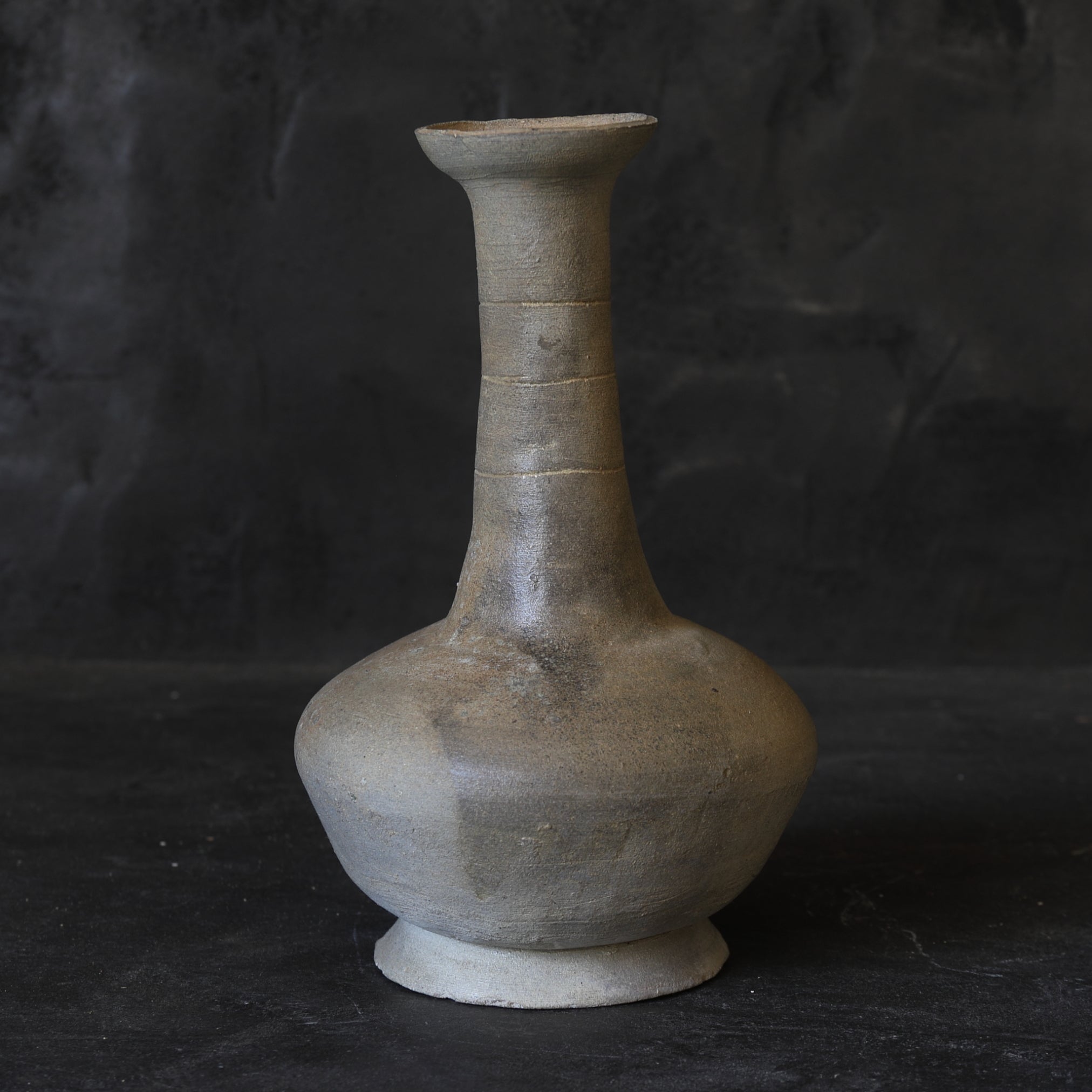 飛鳥時代 須恵器 長頚壺（592–710 CE） | 入蘆花（ロカニイル）