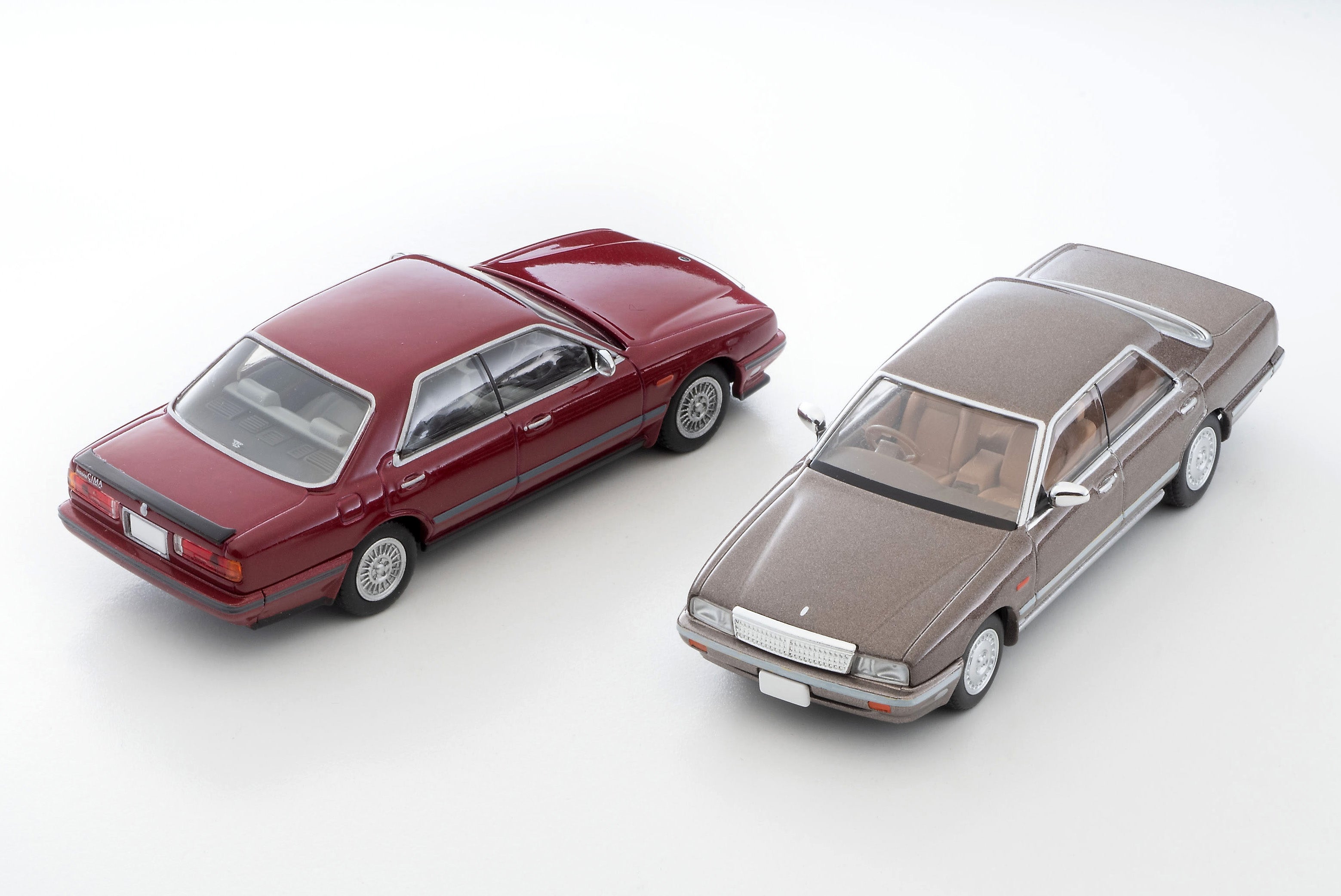 TLV 1/64 LV-N278c 日産 セドリック シーマ TYPE-II リミテッド (茶