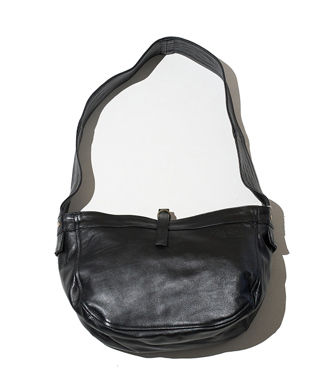 CCU NEWS PAPER BAG M [COW SKIN / BLACK] - Fresh Service NECESSARY