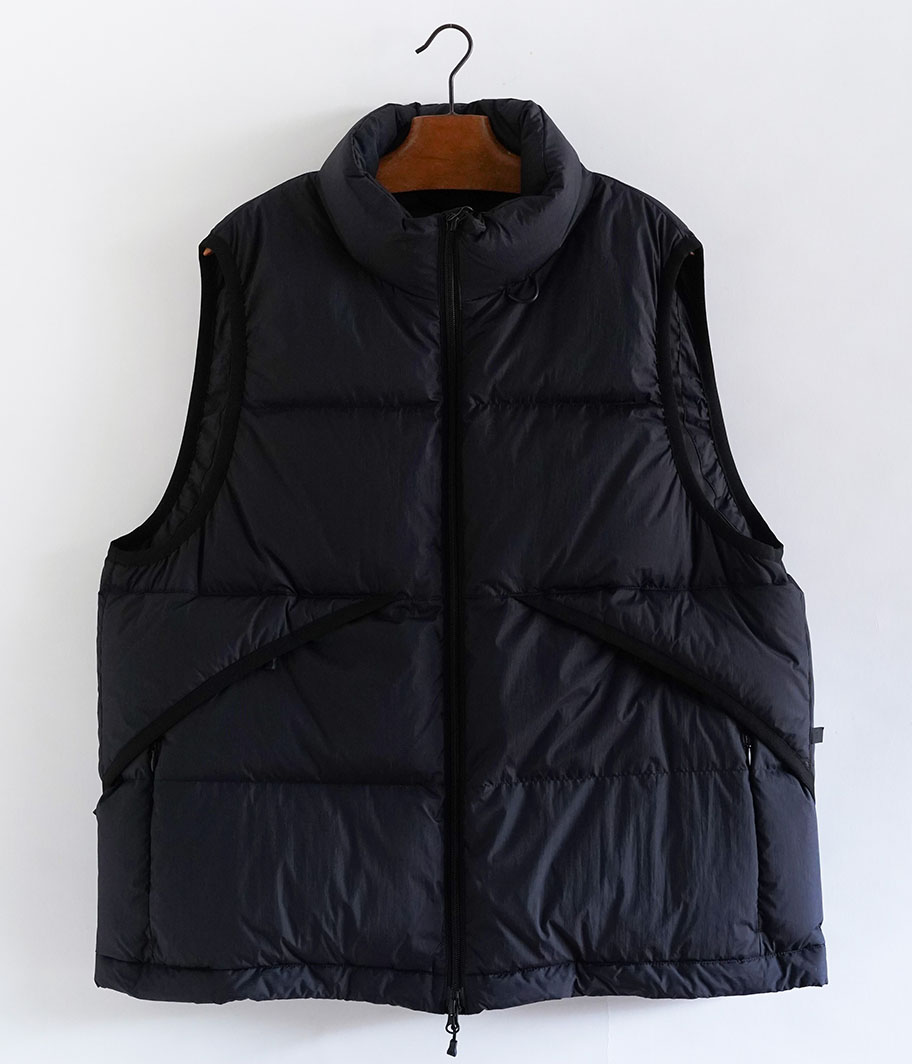 DAIWA PIER39 TECH ALPINE DOWN VEST [BLACK] - Fresh Service