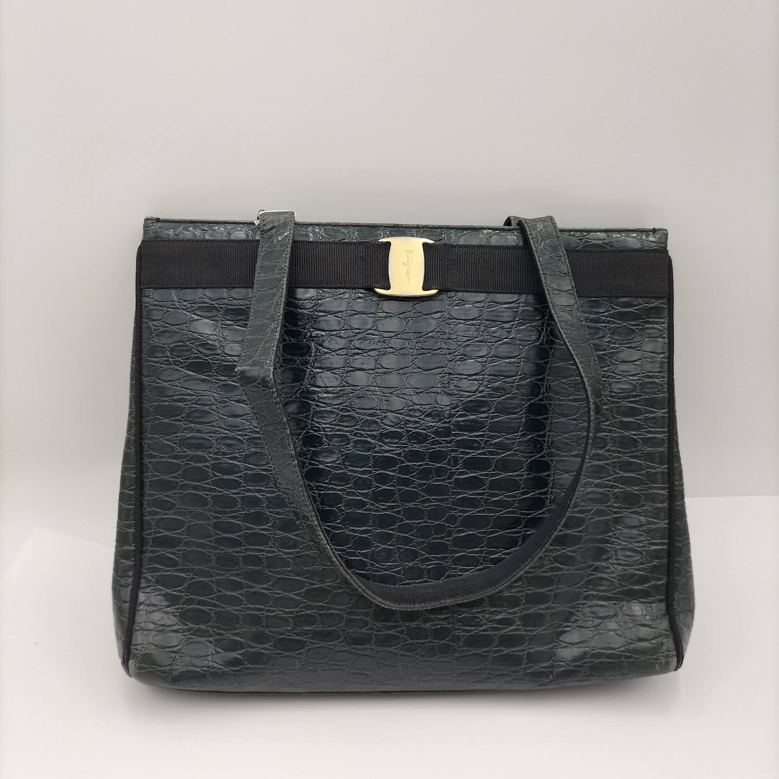 フェラガモのショルダーバッグは買取してもらえる？ 東京都のお客様