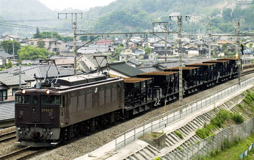 JR東】初狩駅常駐ホキ800、EF64牽引で長野へ | 鉄道ホビダス
