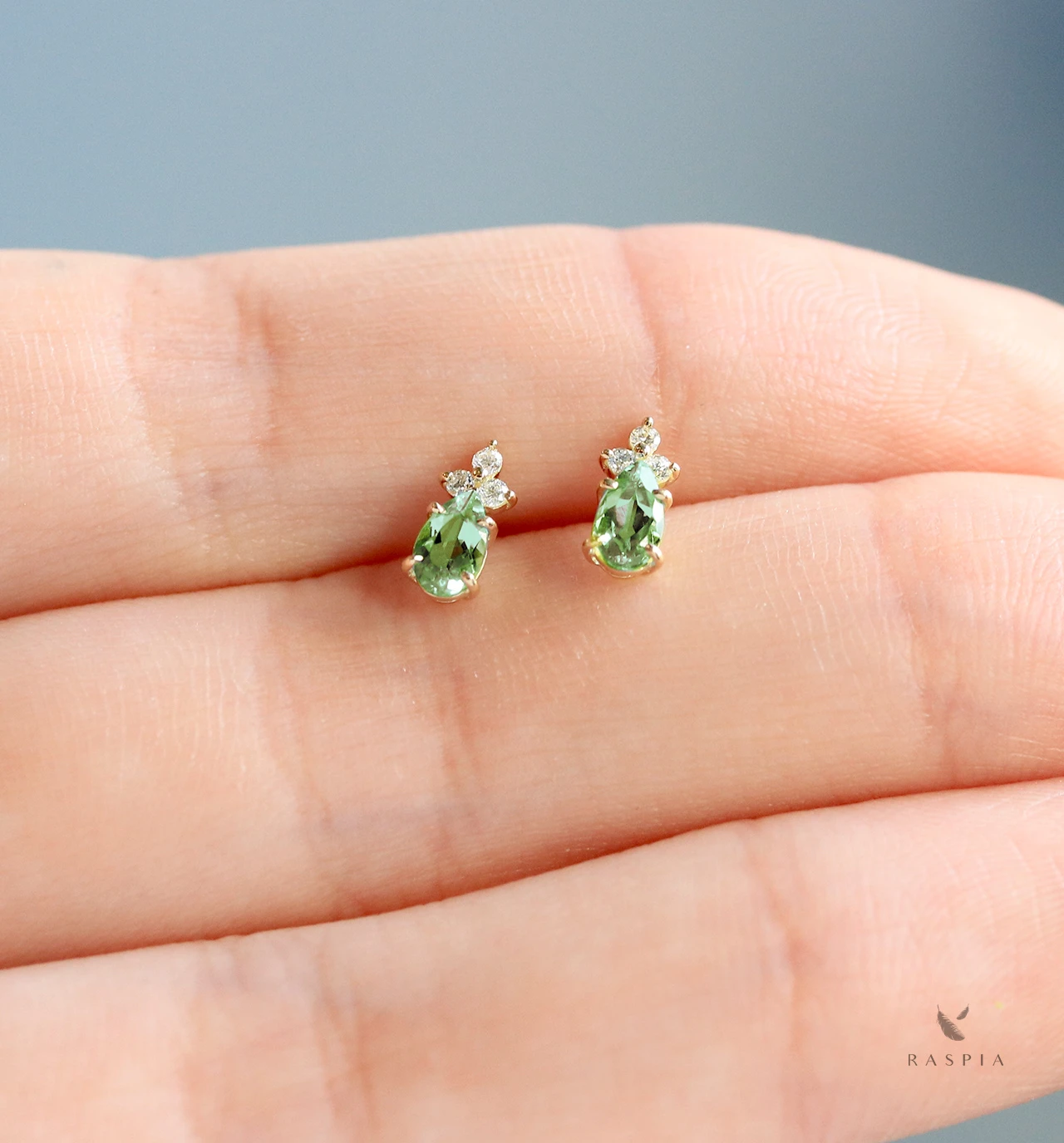 K18 グリーンサファイア＆ダイヤモンドのポストピアス ~Ello Lilas~ 9