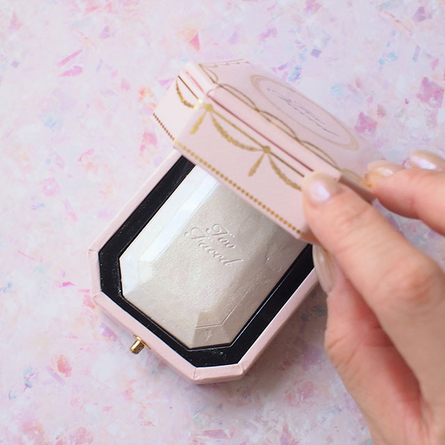 Too Faced（トゥー フェイスド）の人気ハイライトの使用感は？特徴や