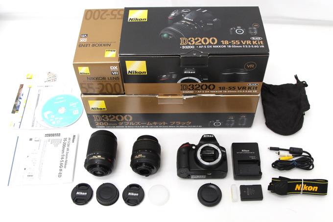 D3200 200mm ダブルズームキット ブラック シャッター回数約2500回以下
