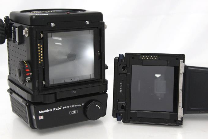 RZ67 Pro II ボディ+AEプリズムファインダー+フィルムバック γA1280