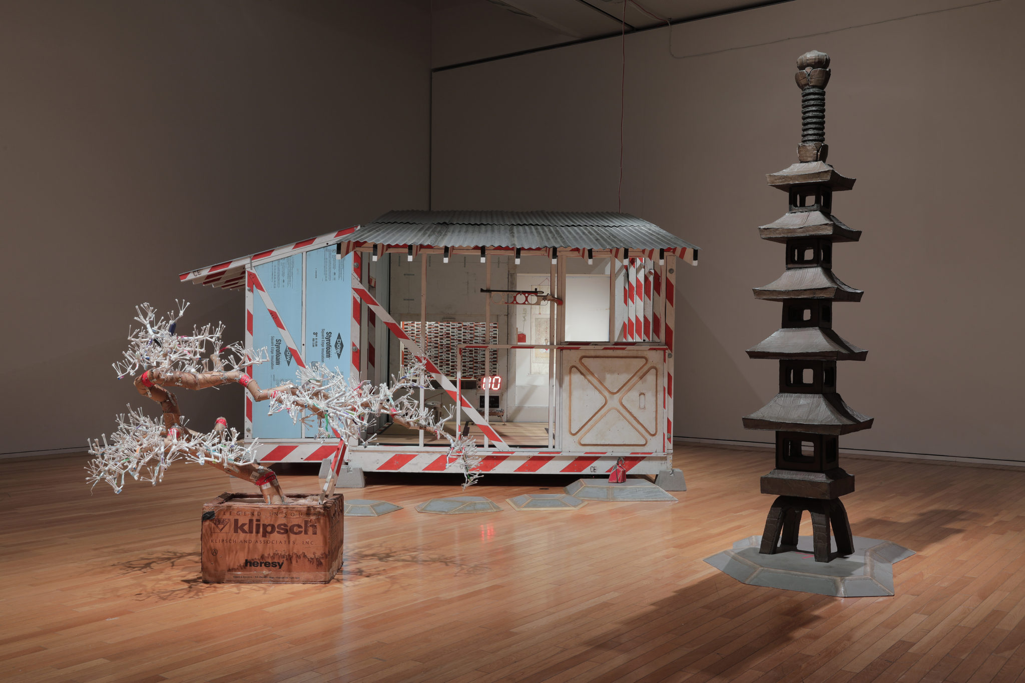 トム・サックス ティーセレモニー 東京オペラシティ アートギャラリー