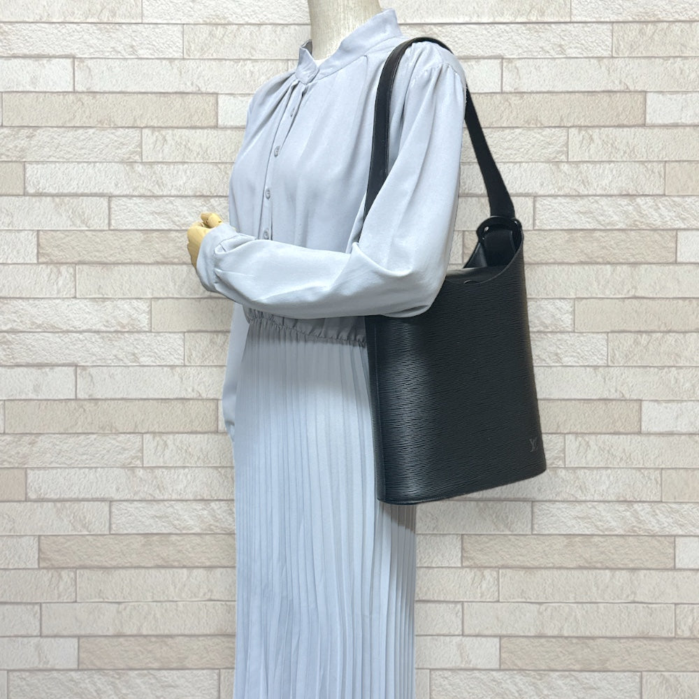 LOUIS VUITTON ルイヴィトン ヴェルソー エピ ショルダーバッグ