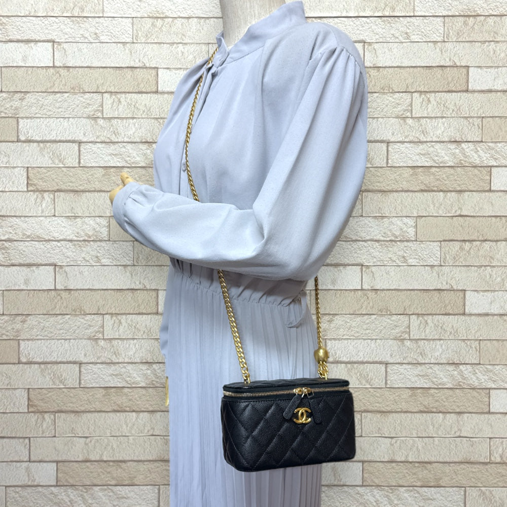 CHANEL シャネル バニティケース マトラッセ ショルダーバッグ