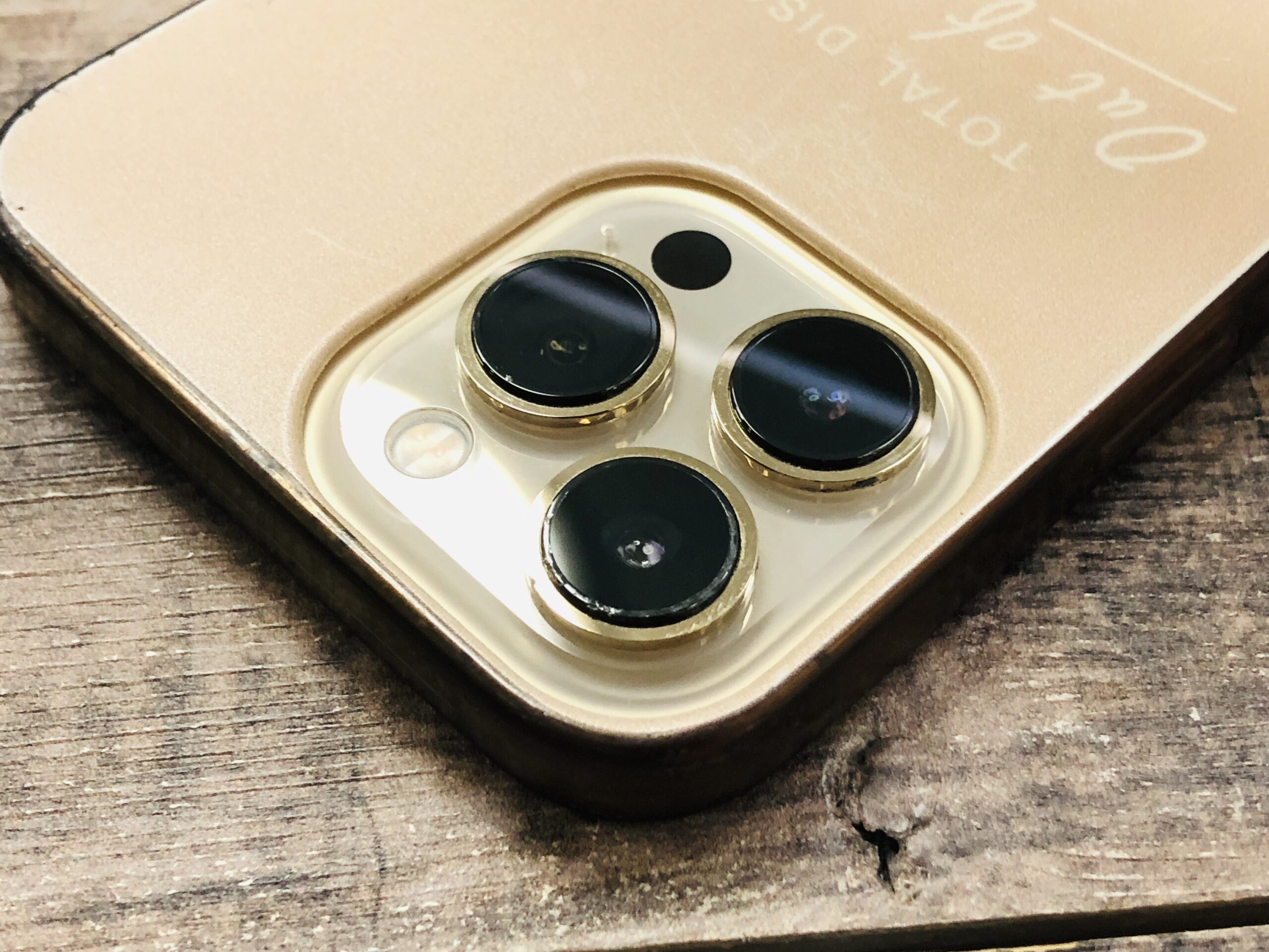 iPhone修理］江戸川区南葛西からご来店 iPhone 13Pro Max カメラレンズ