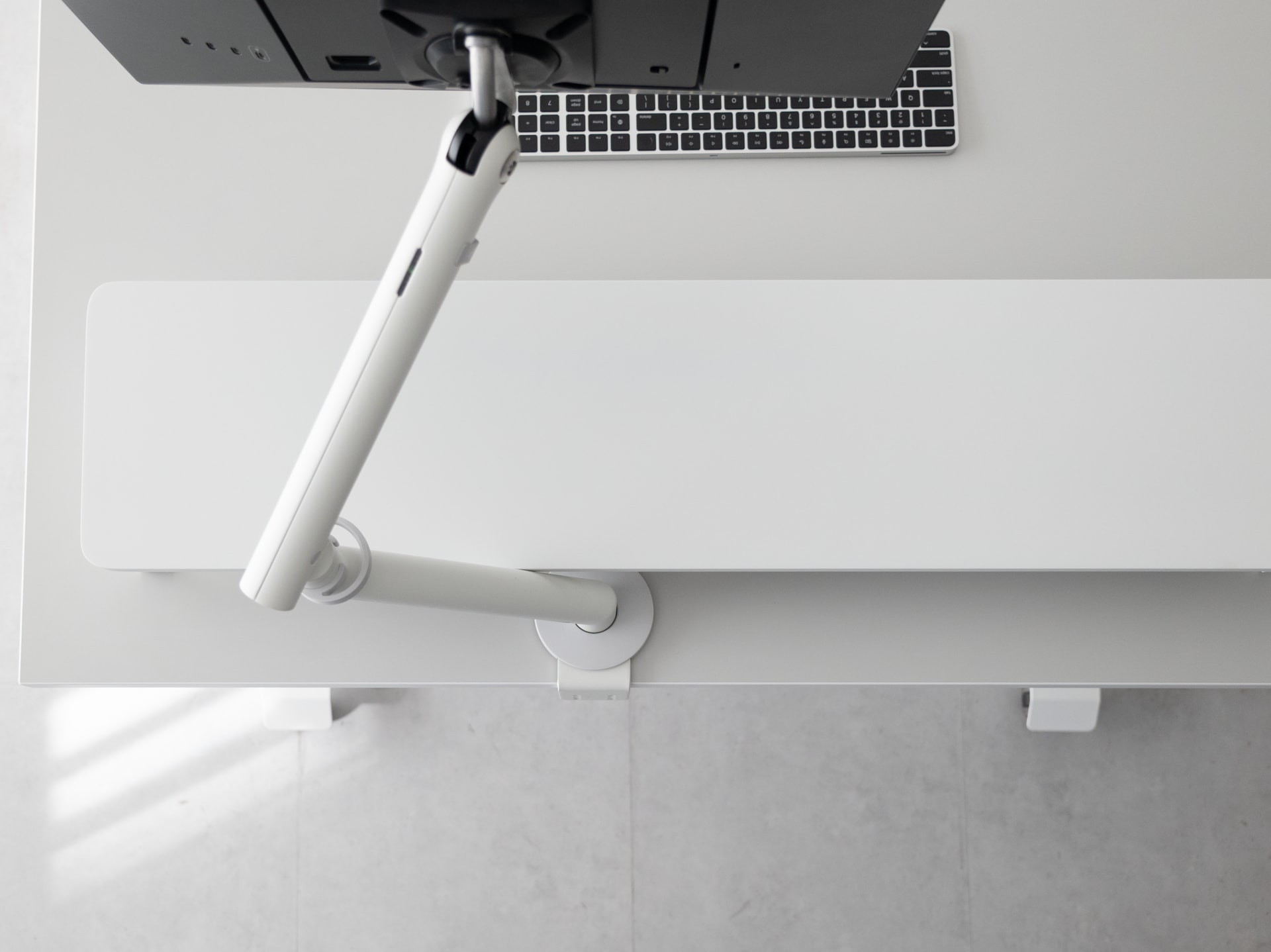 PREDUCTS Monitor Arm：DASHBOARDに合わせて設計した新たなパートナー