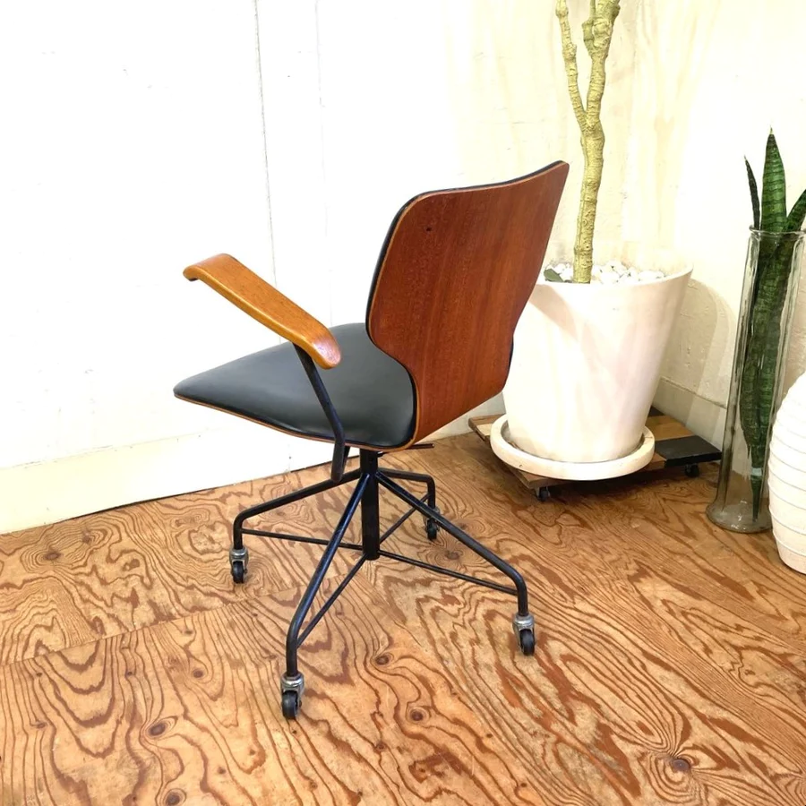 天童木工の剣持勇デザインのヴィンテージデスクチェアを買取しました