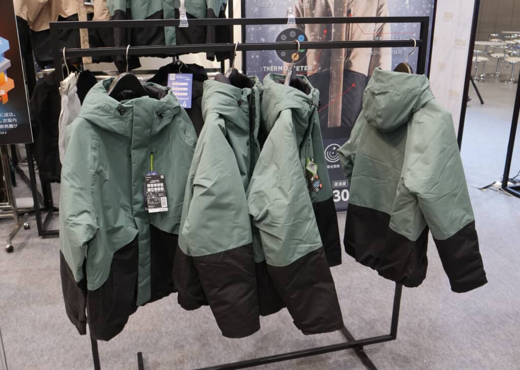 ワークマン】予約販売分2万点が4日で完売！ 着る断熱材「X Shelter