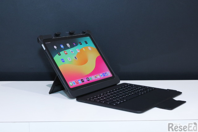 教育現場に最適な「スマートな相棒」STMが届けるiPad専用キーボード