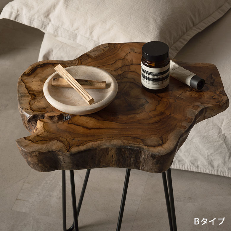 天然木チークウッド無垢材の切り株をそのまま生かして作られたサイド