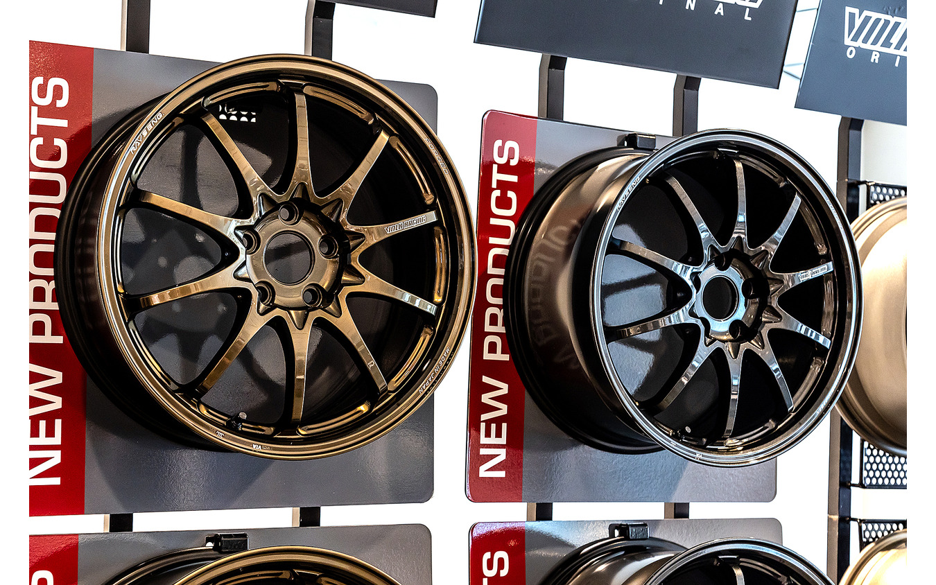 レイズ ボルクレーシング『CE28N-PLUS』の革新的なデザインと