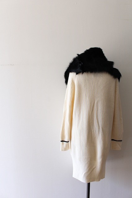 カールドノヒューのムートンシュラッグとスヌードが入荷