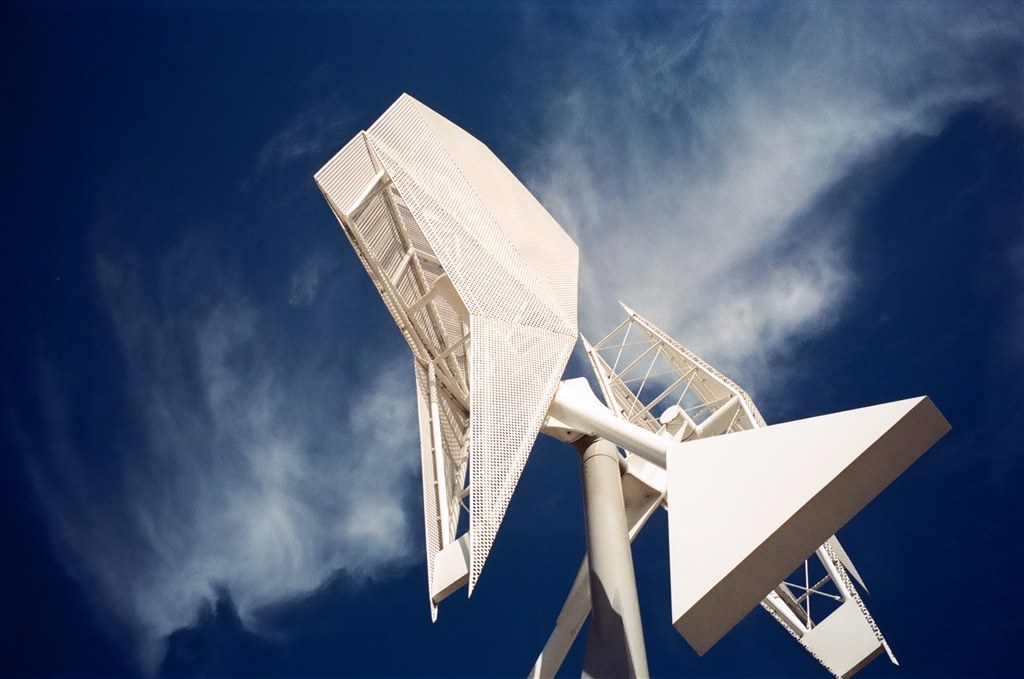 硬質な描写力。強烈に濃厚な描写。写りも性能も断トツ。』 コニカ