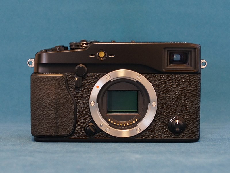 ファインダーが特長のXシリーズ・フラグシップ』 富士フイルム