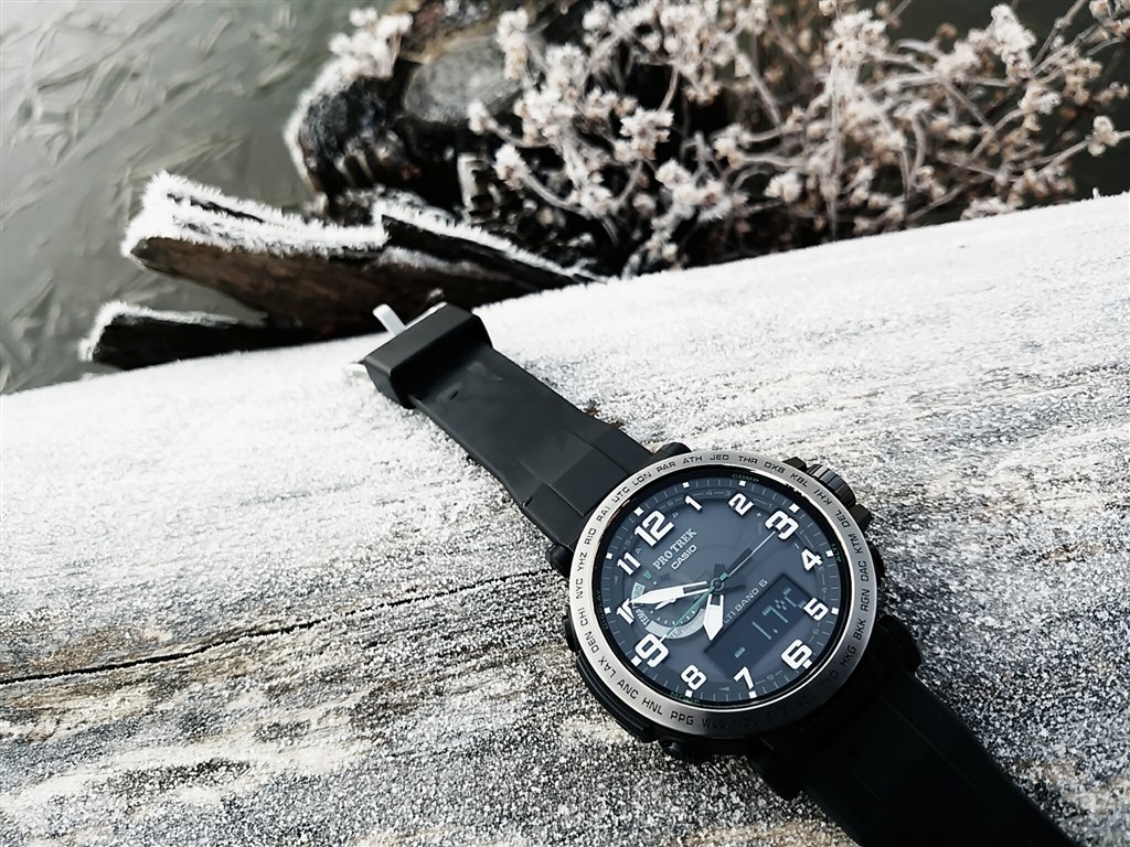 日常からアウトドアシーンまで』 カシオ プロトレック トリプル