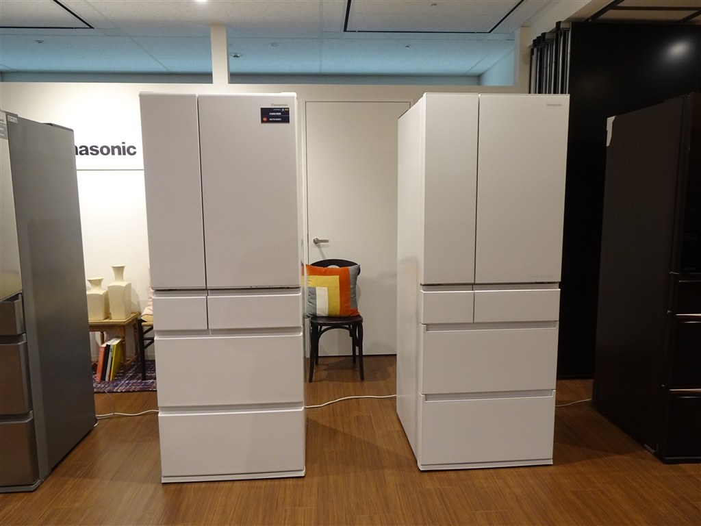 機能・収納・デザイン三拍子揃った真ん中野菜室のパナの冷蔵庫