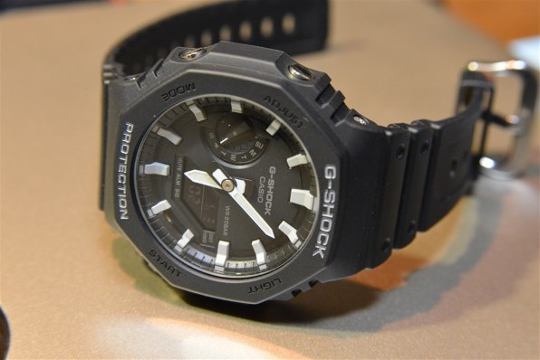 カシオ G-SHOCK デジタル・アナログコンビネーションモデル GA-2100