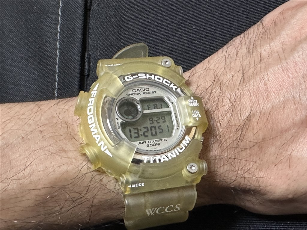 FROGMANのバックライトにマンタが浮かび上がる』 カシオ G-SHOCK
