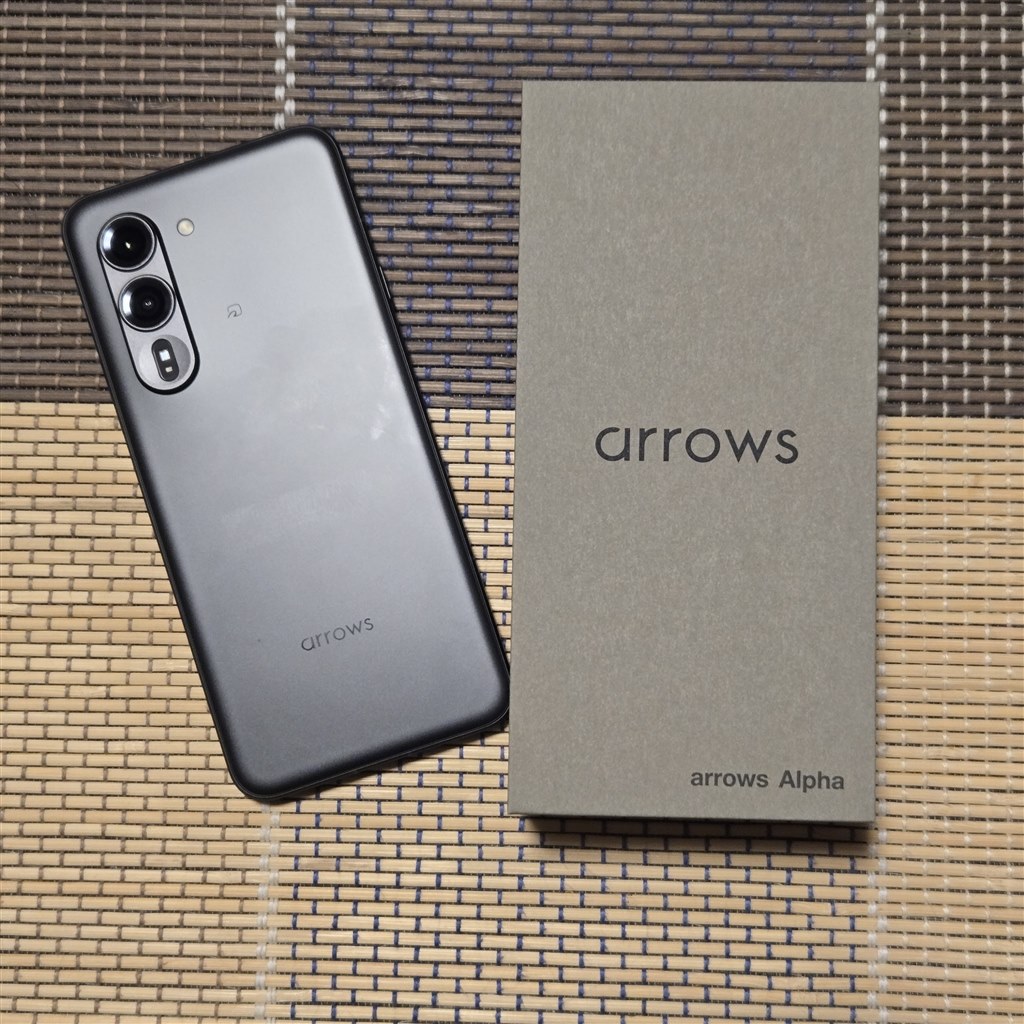 可もなく不可もなく』 FCNT arrows Alpha M08 SIMフリー [ブラック