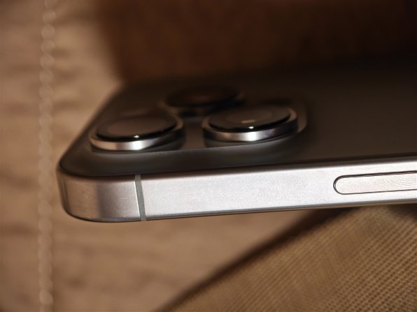 Apple iPhone 16 Pro 256GB SIMフリー [ブラックチタニウム] 価格比較