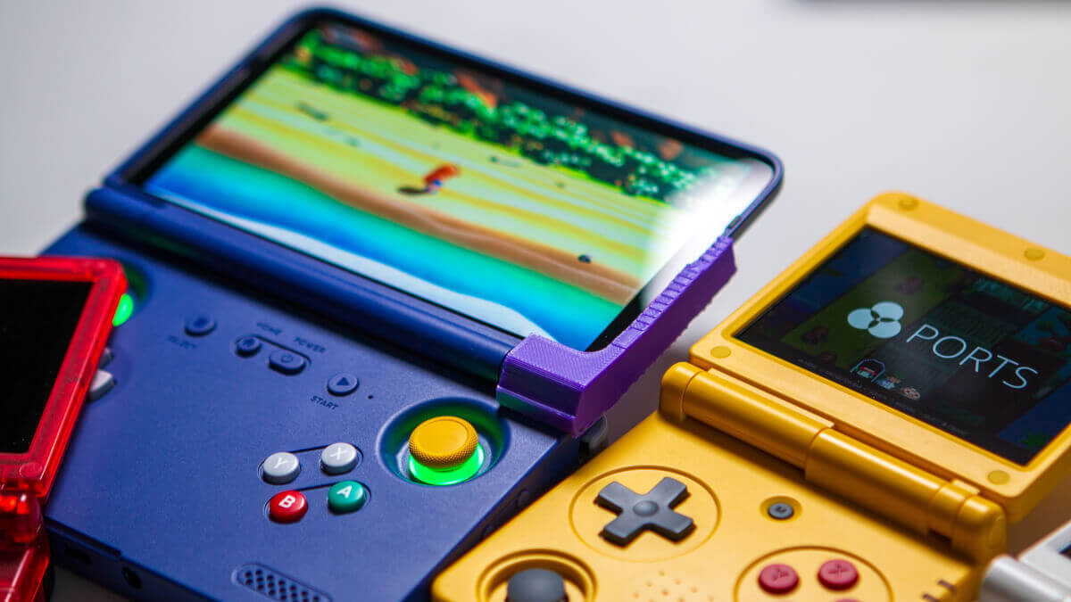 Retroid Pocket Flip 2 Review: The Clammiest of Clams | Retro Handhelds