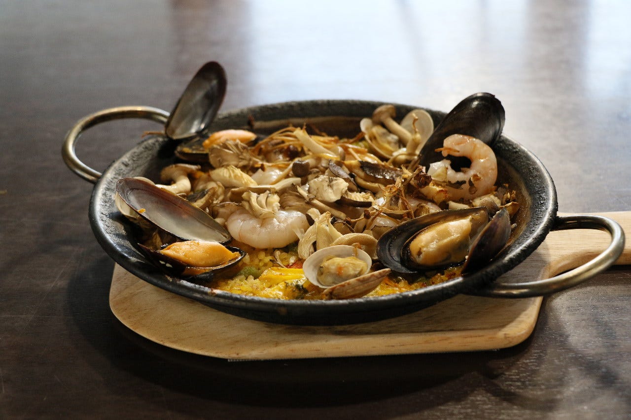 四ッ谷 レストラン ラ・ボケリア メニュー：特製パエリア - 楽天ぐるなび