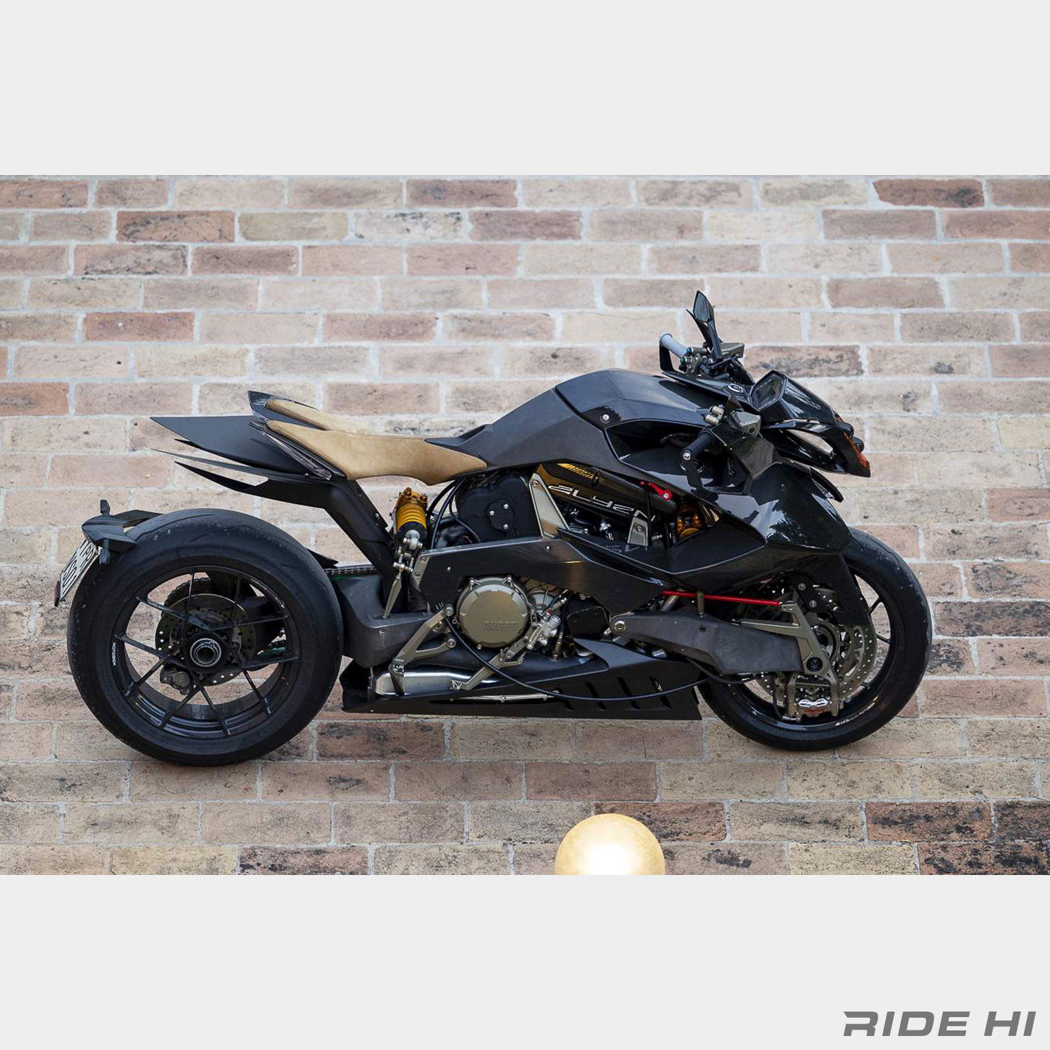 ヴァイルス エイリアン 988】走り始めたエイリアン。世界限定20台