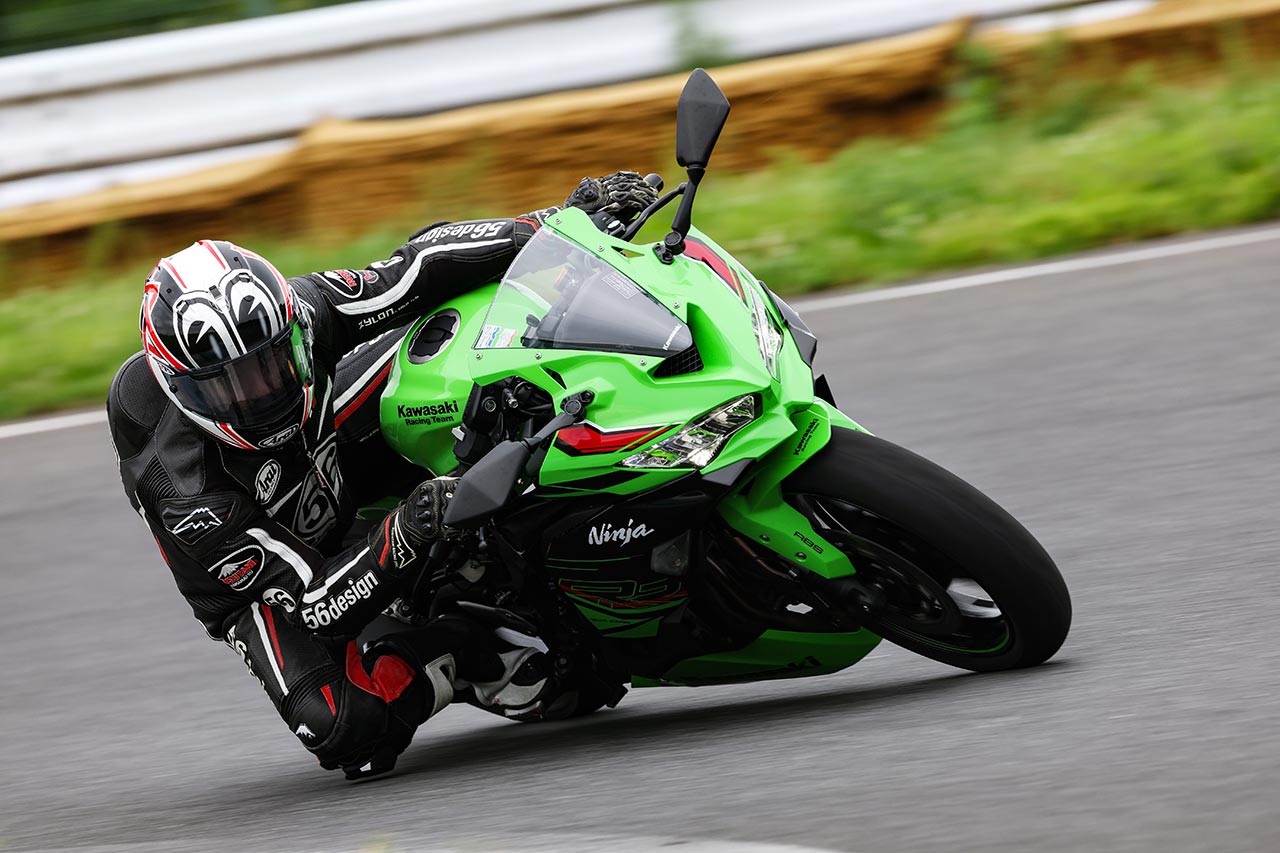 カワサキ Ninja ZX-4RR KRT EDITION】サスペンションを走りに合わせて