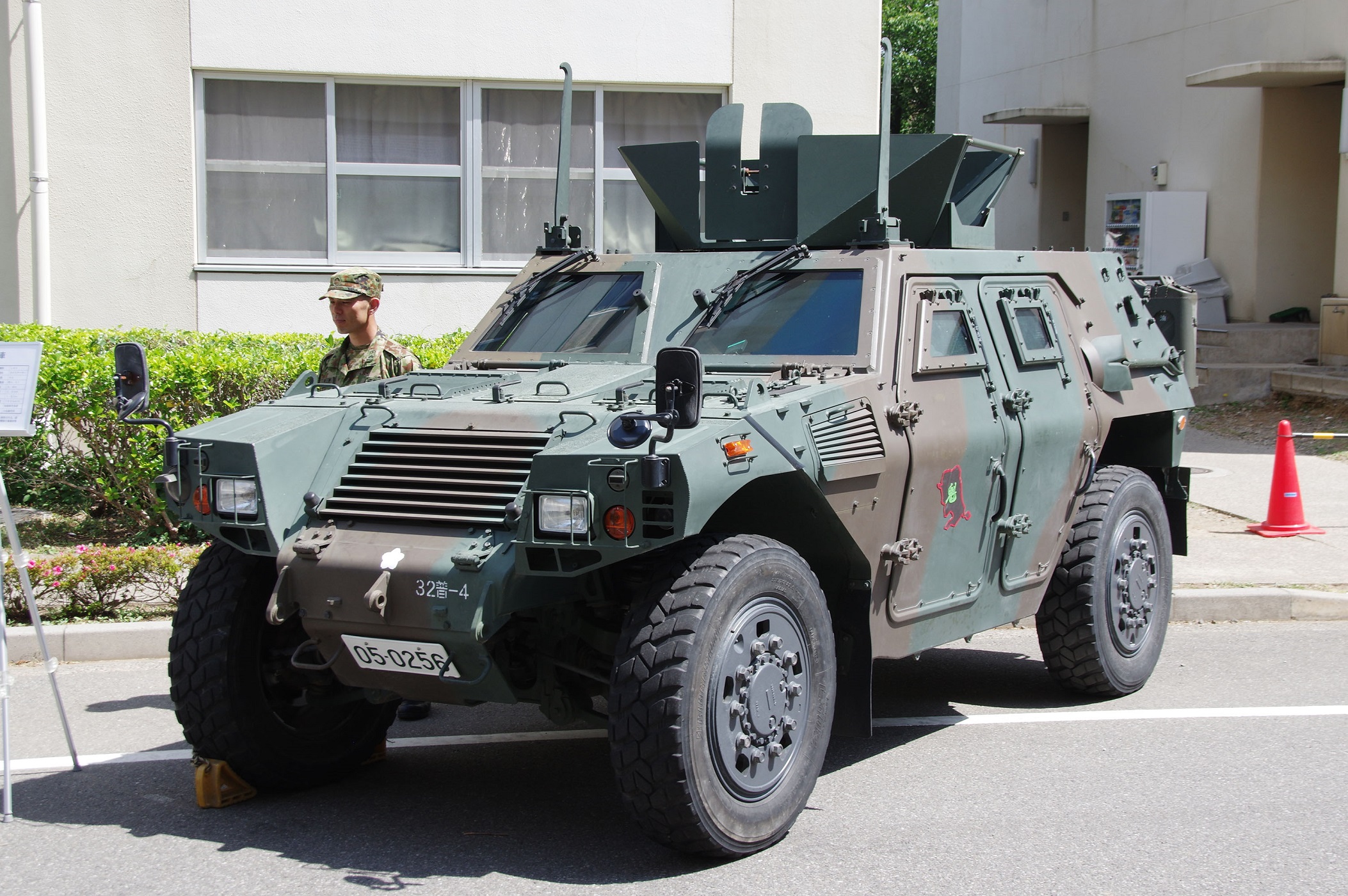 軽装甲機動車｜LAV・ライトアーマー｜陸上自衛隊装備品｜陸自調査団